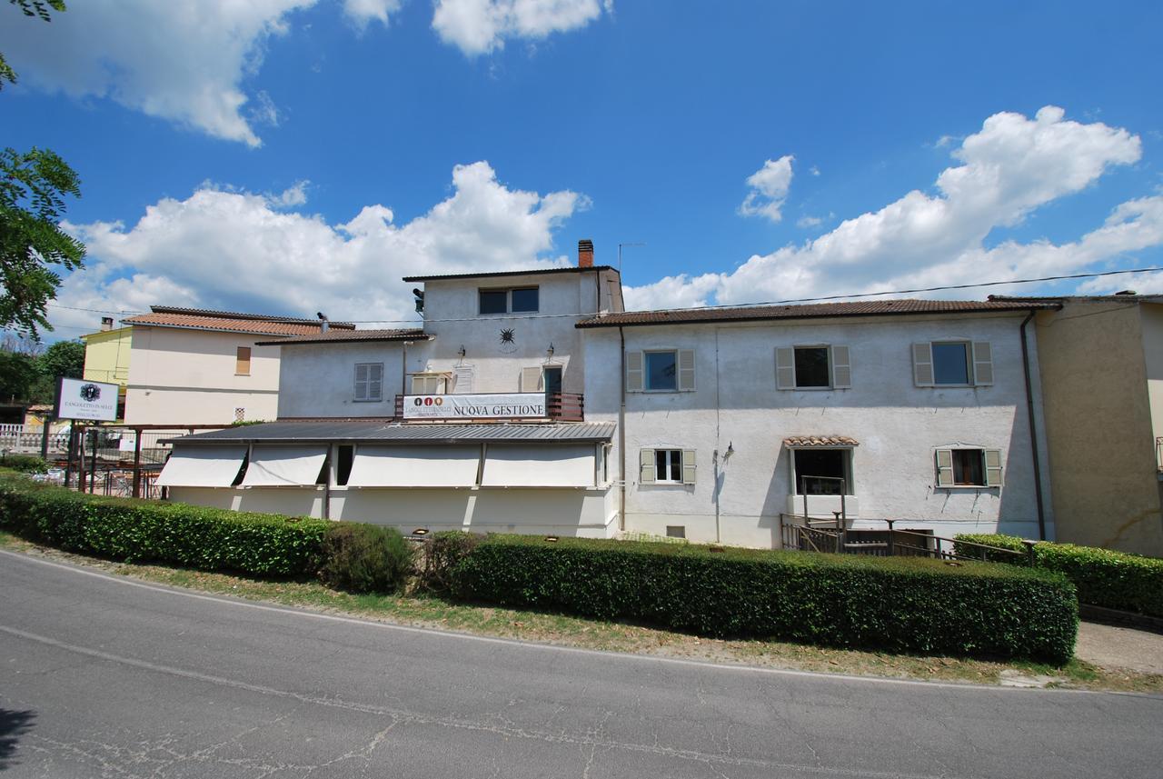 Selci  Hotel & Ristorante L'Angoletto In Selci מראה חיצוני תמונה